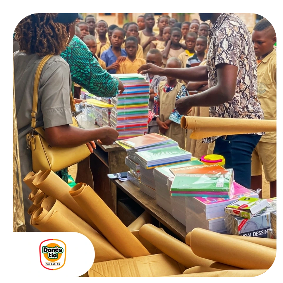 Partage des fournitures scolaires aux enfants